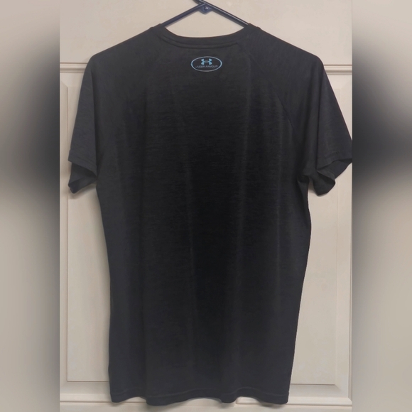 Men's Size Small Like New Short Sleeved Under Armour Loose Fit Heatgear Shirt. - Picture 5 of 10